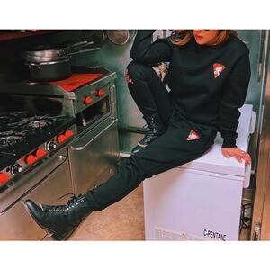 MR. EATWELL PIZZA SLICE SLIM Women's JOGGER/SWEATPANTS IN BLACK. SIZE XL